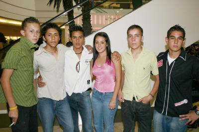 Daniel Zamora, Karem Aragón, Memo Aragón, Uriel Rodríguez, Juan Ochoa y Neto Rodas