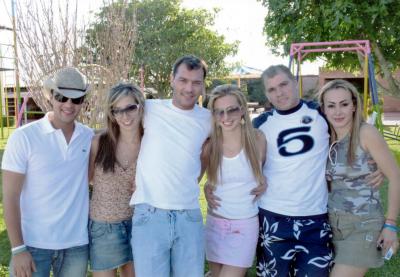 Eduardo Olivares, Fallon Deccarett, Martín Boasso Danniele, Malrele de Boasso, Alfredo Sosa y Gaby de Sosa