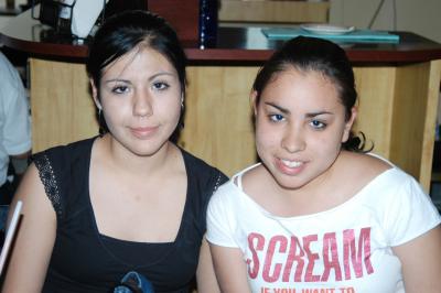 Eva Benítez y Ana Laura Ramírez.j