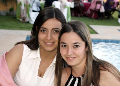 Regina Madero y Romy Humphrey.