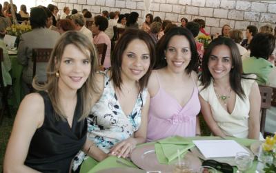 Valeria  Martínez, Maricarmen Martínez, Ale Martínez y Sofía López