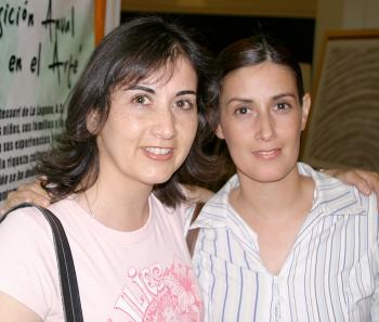 Martha y Silvia Alanís.