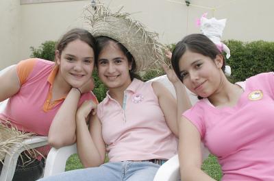 Kristi Arroyo, Andrea Llamas y Noelie Cabello.