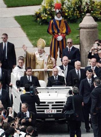 El Papa dijo no necesitar presentar un programa de Gobierno pues “algún rasgo de lo que considero mi tarea lo he podido exponer ya en mi mensaje del miércoles 20 de abril, y no faltarán otras ocasiones para hacerlo”.