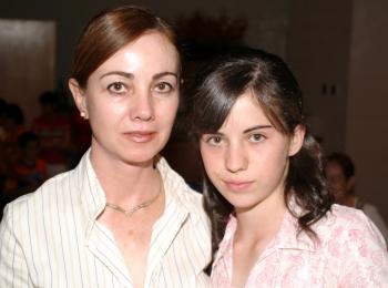 María del Carmen Revuelta y Mónica Pámanes Revuelta.