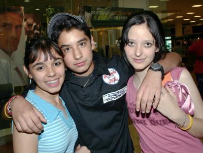 Ilse Carreón, Gerardo Soto y Sonia Gallardo.