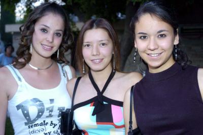 Sandra Hernández, Martha de Hernández y Fabiola Ramos.