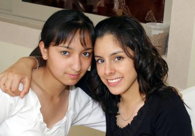 Ana Cris de Luna y Krissya  Murra