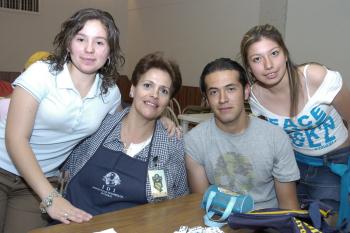 Fernanda Lombardia, Analys Martínez, Aldo Condit y Anilú Franco.