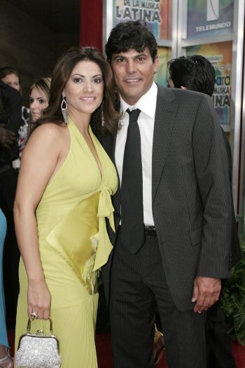 Francisco Gatorno y su mujer.
