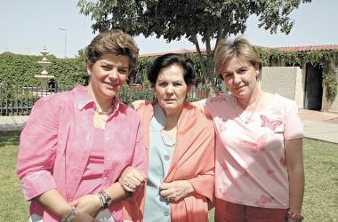 02 de mayo 
Vivis de Ruiz, Margarita de Sesma y Malena de Sesma.