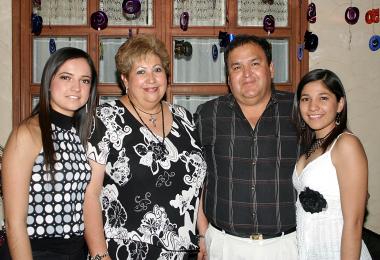 Rosa María  Carrillo de Pérez disfrutó de una fiesta con motivo de su cumpleaños.