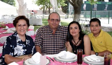 Abelina de Sandoval, Luis Sandoval, Laura de Sandoval y Luis Sandoval.