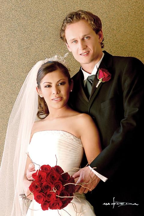 Sr. Christian Gärtner y Sirta. Ivonne Castro Olvera recibieron la bendición nupcial en la parroquia Los Ángeles, el sábado dos de abril.