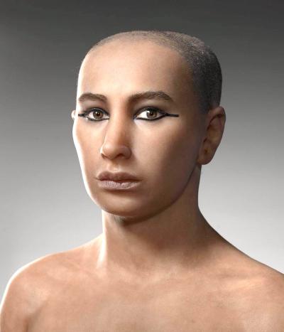 Las autoridades arqueológicas de Egipto expusieron un busto del faraón Tutankamón cuyas facciones son similares al modelo de su cabeza que han reconstruido tres equipos de científicos peritos egipcios, franceses y estadounidenses.
