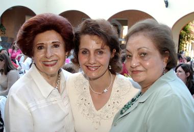 Norma Cepeda, Rosario Murra y Emma de Murra.
