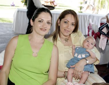 Alicia de Torres, Mariana Torres y Yadira de González