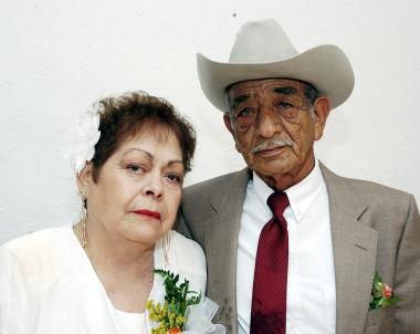 Edmundo García Cárdenas y Ofelia López de García celebraron 50 años de matrimonio.