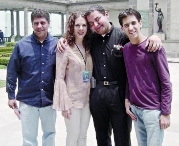 16 de mayo 

Alejandro Colin, María Estela Morales, Édgar Morales y José Fernández.jpg