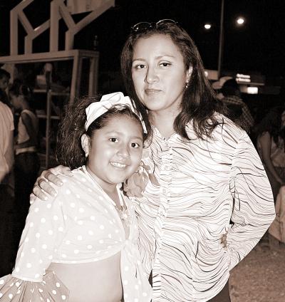 Mónica Villegas y Ana Silvia Torres.