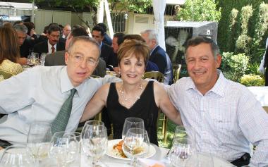 Armando Martín, Mary Carmen y Ramiro Cantú Charles.