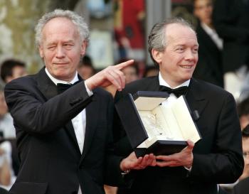 L’Enfant (El Niño), de los belgas Jean-Pierre y Luc Dardenne (coproducción de Bélgica y Francia) resultó ganadora de una Palma de Oro.