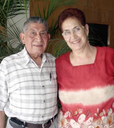 Marcos Sánchez y María Margarita de Sánchez celebraron sus bodas de plata