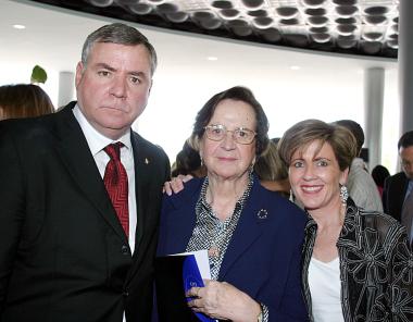 Doña Ana María Bringas de Martín, Carlos Martín y Coty de Martín.