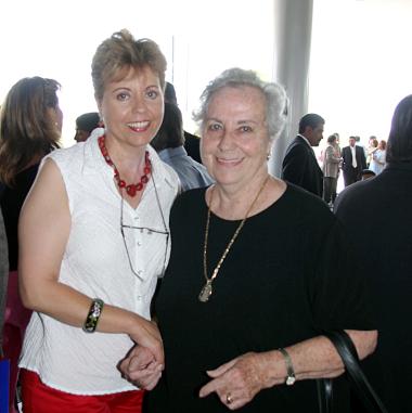 Loly Gómez y doña Delia Martín de Gómez.