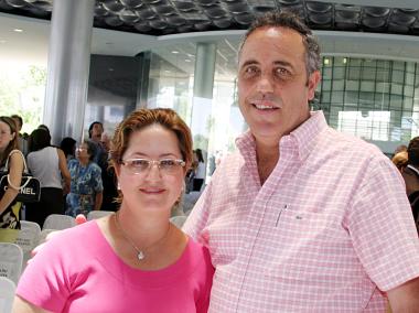 Rosy T. de Gómez y Santiago Gómez Martín.