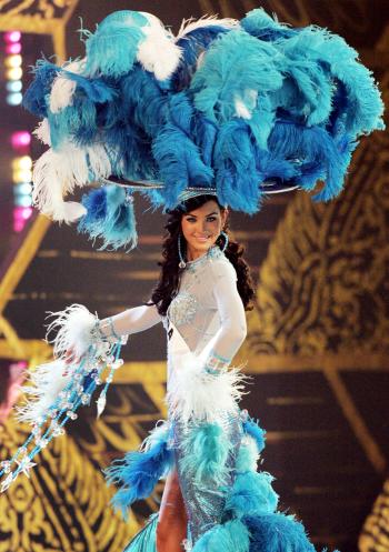 Natalie Glebova de Canadá.