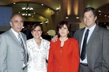 Jesús Zavala, Marisa de Zavala, Paty de Llamas y Fernando Llama.