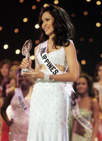 Gionna Cabrera de Filipinas logró el título de Miss Fotogénia.
