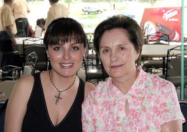 Mónica de Chapa y Silvia de Espinosa.
