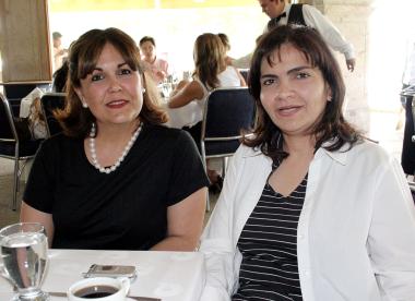 Rocío de Monroy y Nancy de Zablah.