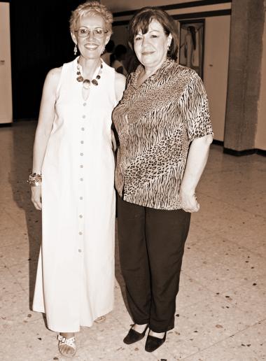 Esperanza de Lavín y Yolanda Medellín