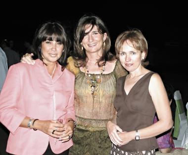 Martha Nelly de Villarreal, Cecilia de Sáenz y Pinita de Villarreal.