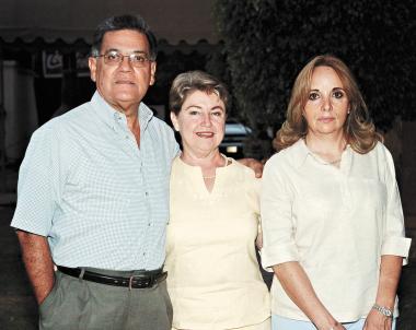 Miguel Hiróy, Luzma Villalobos y Celia González.