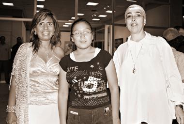 Rebeca de Castañeda, Tere de Álvarez y Sebastián Álvarez.