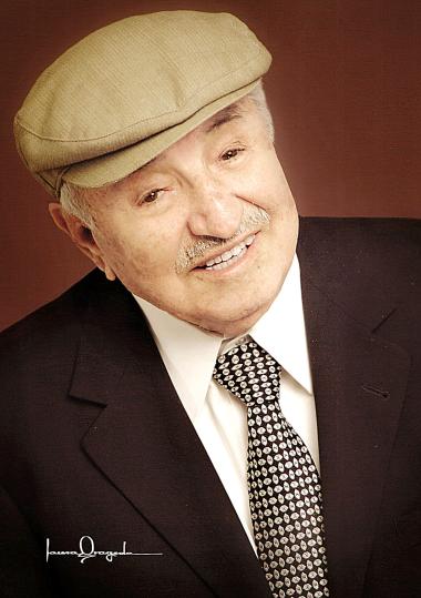Señor José Hernández Rivas, en una foto de estudio.