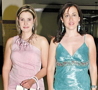 Corina de Dueñes y Gabriela de Llorens.