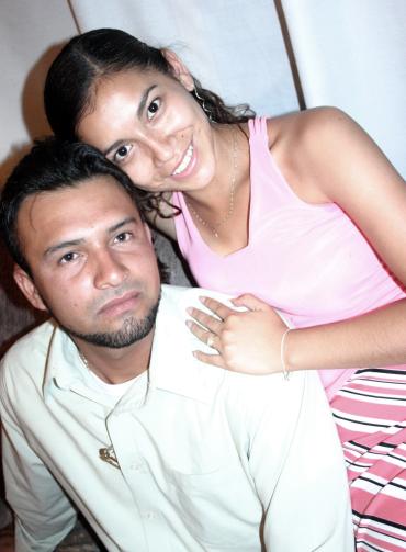 Perla Vanessa García Luna y Jesús Alberto Hurtado Alférez disfrutaron de una despedida de solteros.