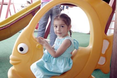 13 de junio
Ximena Manoloff, en una piñata.