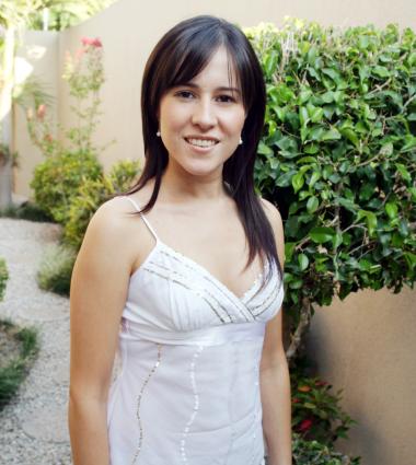 Bertha Aguilera Morales, captada en su despedida de soltera.