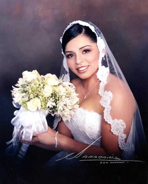 Srita. Martha D. Yañez Mortera, el día de su enlace matrimonial con el Sr. LeRoy H. Briggs Murillo.