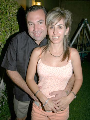 Jaime Aguilera Schultz celebró su cumpleaños en compañia de su esposa Eva y un grupo de amistades.