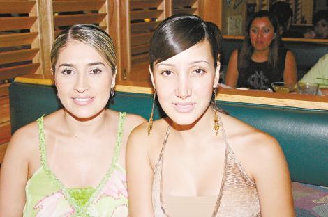 Y ¡llego la noche!
Angélica Zarazúa y Lorenia de Martínez