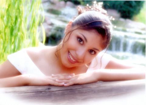 Srita. Ana Lucía Salazar Castro celebró sus quince años de vida el pasado 14 de agosto.