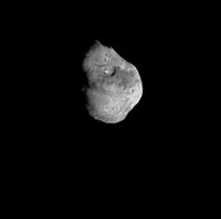 La colisión exitosa, a unos 134 millones de kilómetros de la Tierra, ocurrió poco antes de las 05.52 GMT, informó el control de la misión en el Laboratorio de Propulsión a Chorro de la NASA en Pasadena, que administra la misión de 333 millones de dólares.