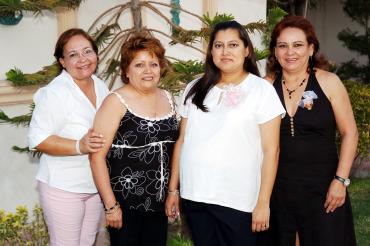 02 de julio 2005
Violeta de Orozco disfrutó de una fiesta de canastilla con amistades